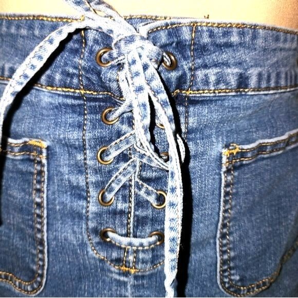 C & V Chelsea & Violet Med Wash Lace Up Denim A-Line Mini Skirt Size M - Picture 4 of 9